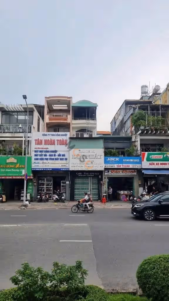 Bán nhà mặt tiền Hoàng Văn Thụ Quận Tân Bình, TP.HCM – 4 phòng ngủ, giá 22 tỷ
